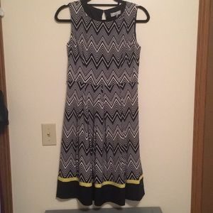 Knee length, pattern dress